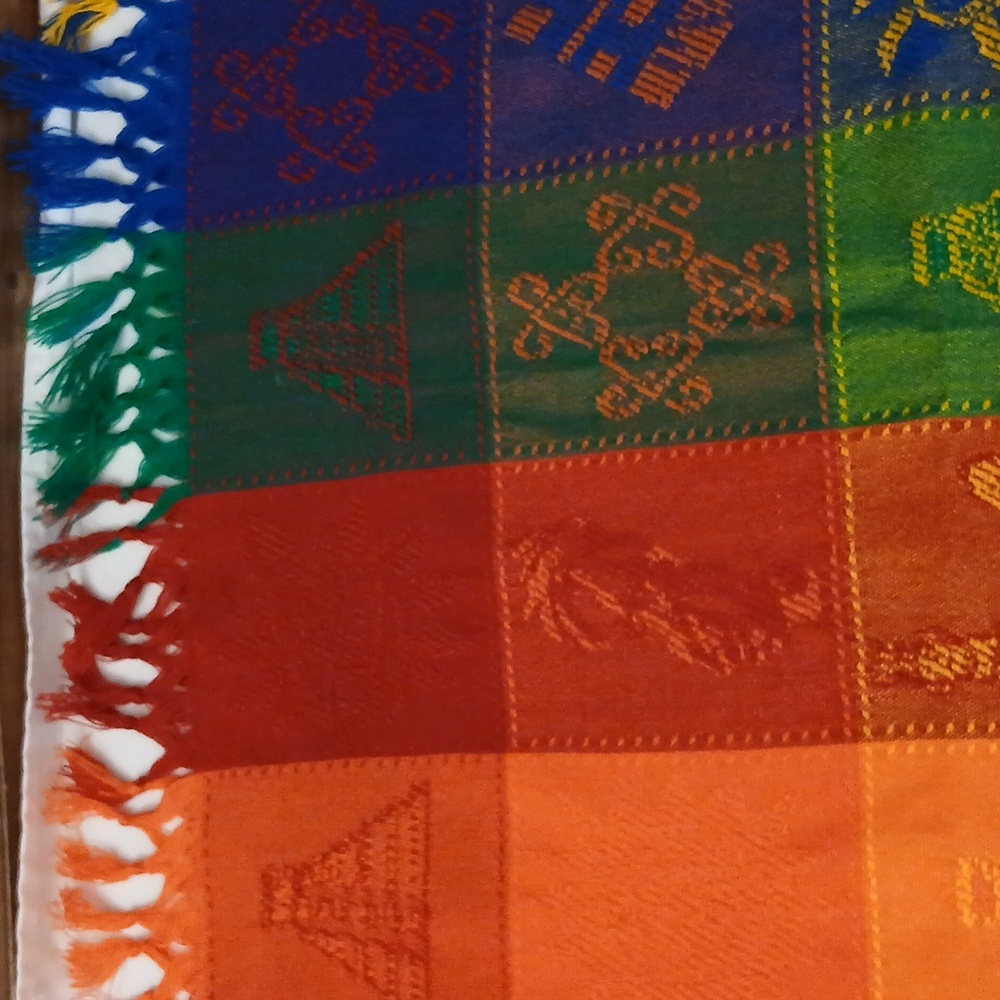 Colorblock Aztec Throw/ Tablecloth - Picture 5 of 12